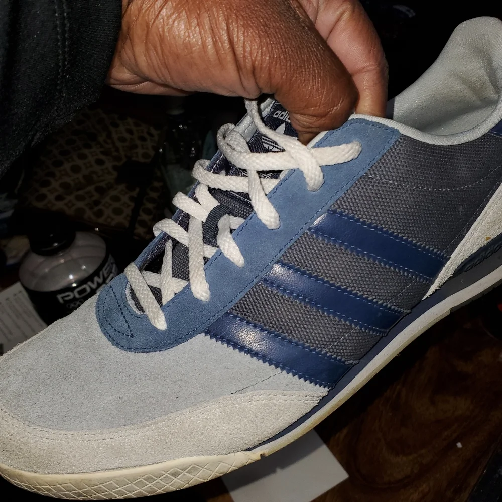 Adidas Marun Sneakers - Picture 3 of 4